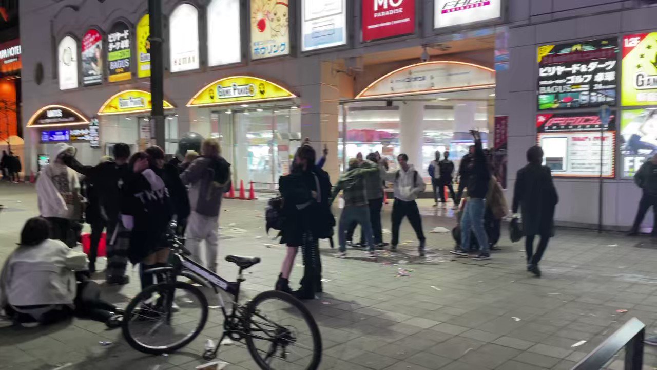 トー横　野ション 