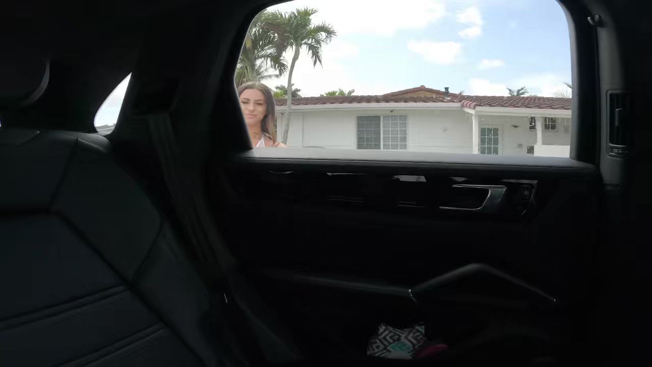 baddiesonlypov on Twitter: "Could use a little pit stop 🚗 💦 with @OneDarlaPursley https://t.co