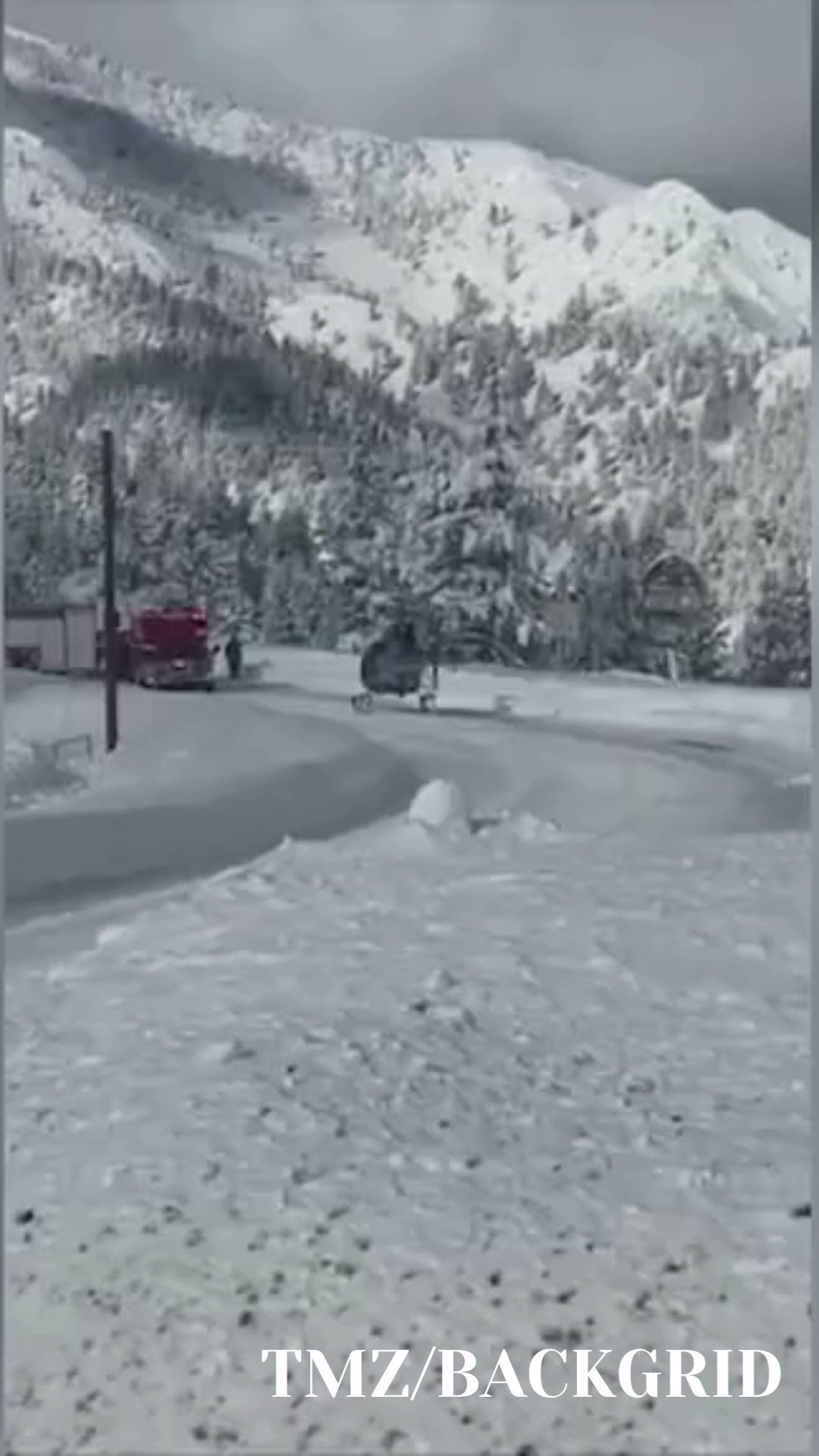 sync on Twitter "The moment Jeremy Renner was airlifted to hospital