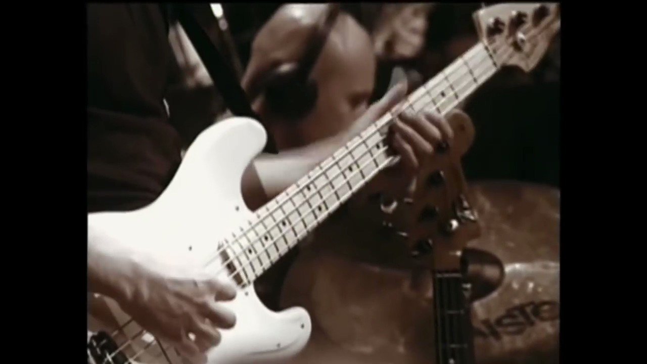 Happy birthday to Beth Gibbons. Here are Portishead performing Sour Times at Roseland NYC in 1998 