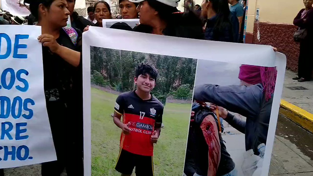 RT @KawsachunNews: Protesters in Ayacucho held portraits of those killed by Peru's coup regime. https://t.co/Itvh4GNsEv
