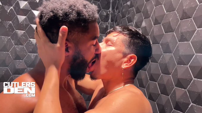 SO HOT
@PrinceFlackOo??@shad00w1123
By @CUTLERSDEN
#Bareback #cuteboy #cuteguys #cutegays #gaykissxx
