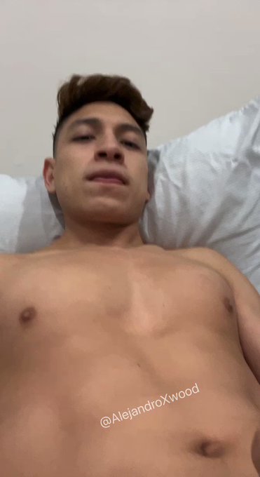 Fuck that felt good ?. Watch me cum all over my chest ???. Like and rt if you wanna get fucked raw ?