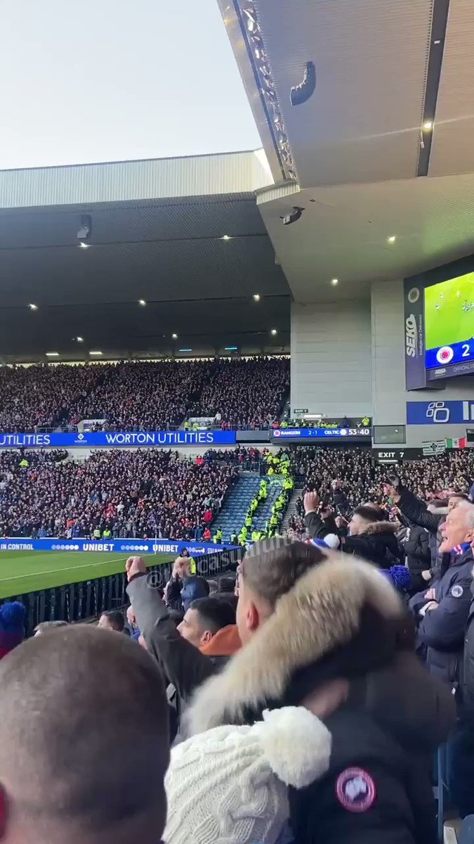 𝐂𝐚𝐬𝐮𝐚𝐥 𝐔𝐥𝐭𝐫𝐚 𝐎𝐟𝐟𝐢𝐜𝐢𝐚𝐥 on Twitter "Rangers fans doing the bouncy at