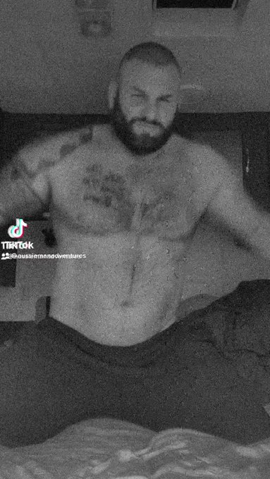 Your life is controlled by what you focus on..!!

#gaybearsofinstagram #gaybeardedmen #gaybearded #gayhairymen