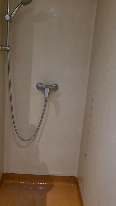 Request from a friend :P He wanted me to share ?

Fapping session with plug ? https://t.co/hwYZRnAPK