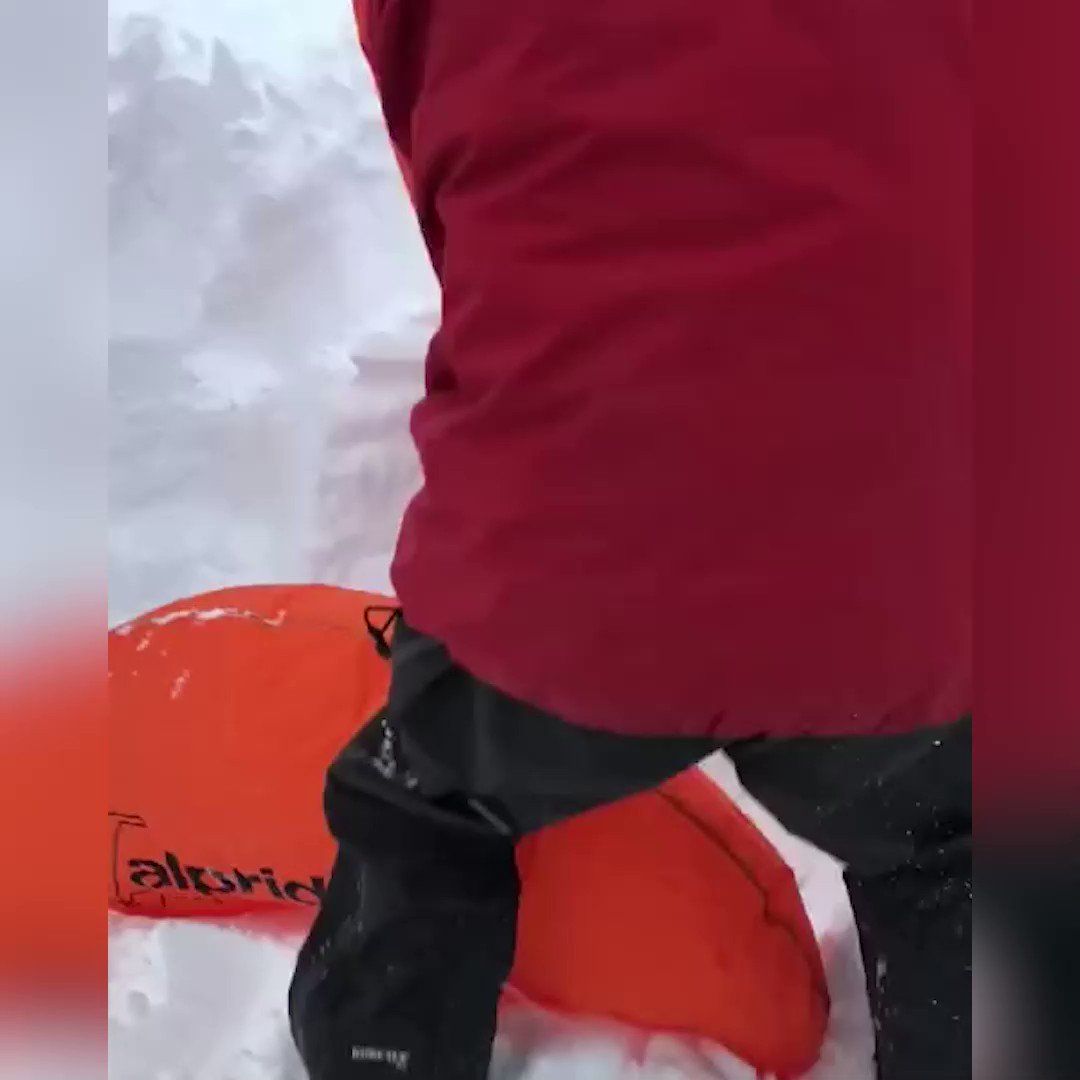Сотрудник горнолыжного курорта