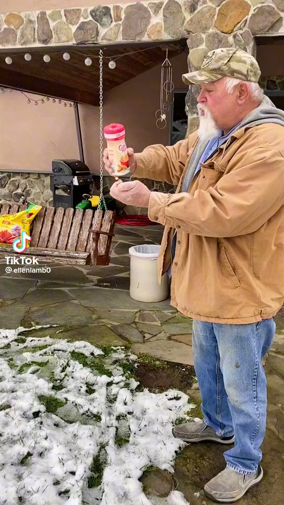 スピリタスを飲むな。非常に可燃性で有毒な水です！！
代わりにエバークリアを！！  