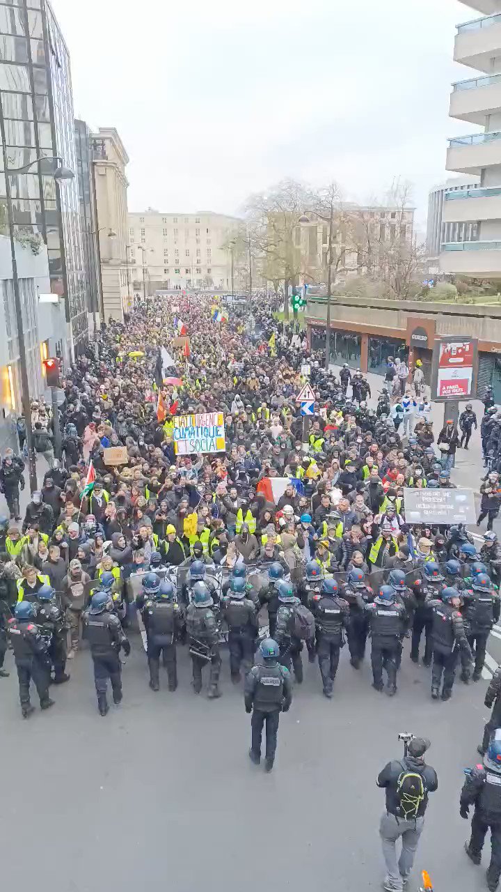 Steve Hanke on Twitter: "Thousands of gilets jaunes (yellow vests) have  taken to the streets of Paris to protest Pres Macron's reform of the  country's retirement system &amp; inept handling of the