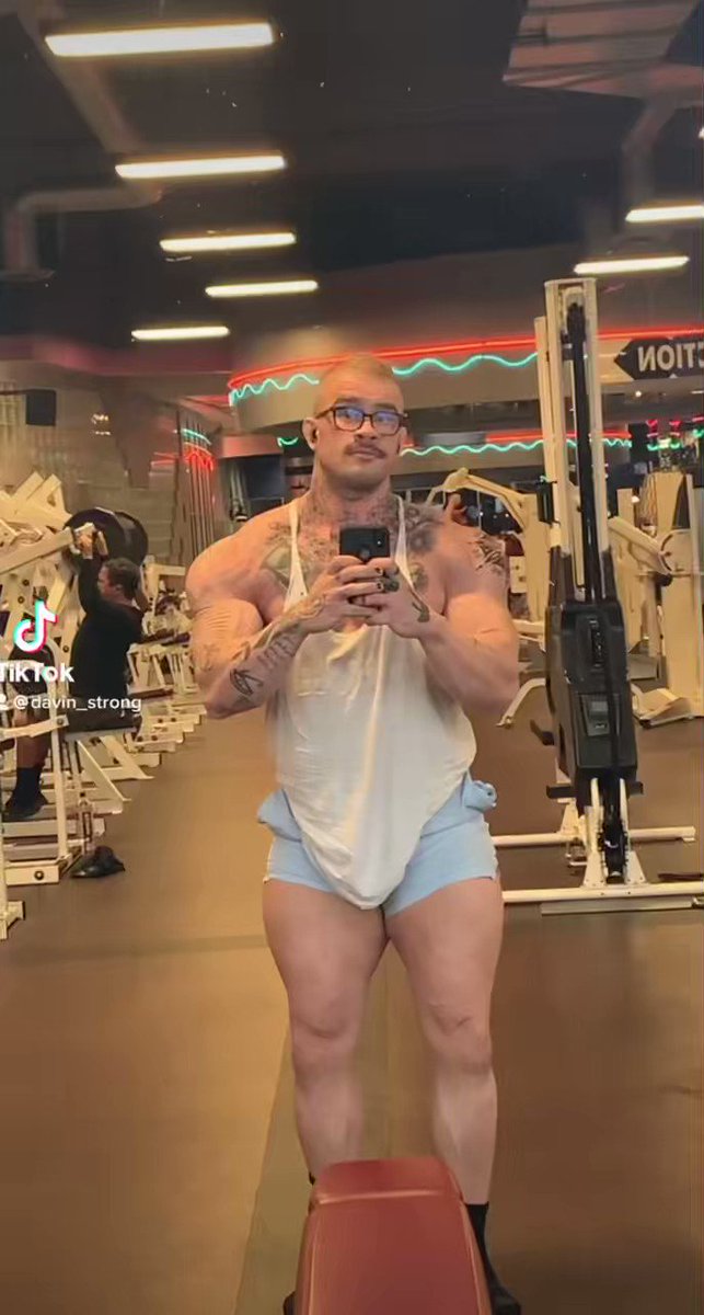 Davin Strong on Twitter: &amp;quot;6ft1 with thighs like a double mc ...
