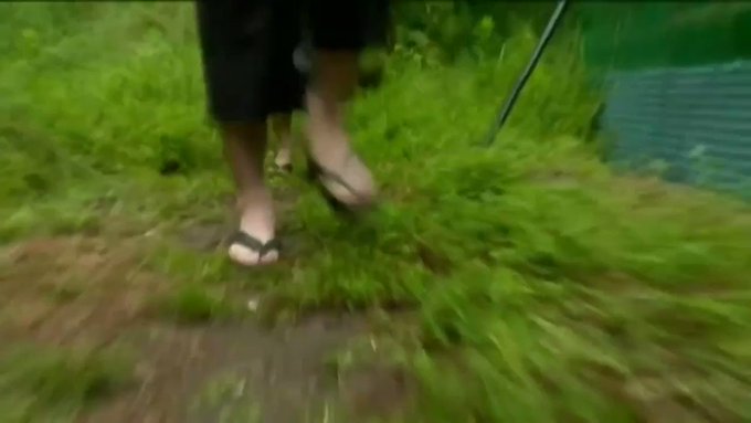捕らわれた女が向かわされたのは反抗勢力の幹部が待つ部屋。

そこで行われていたものは、まるで女性を性的玩具のような扱いだった…。

ヤルだけヤったその後は、衝撃なラストが…。 https://t.co/ytJsEzJQW9