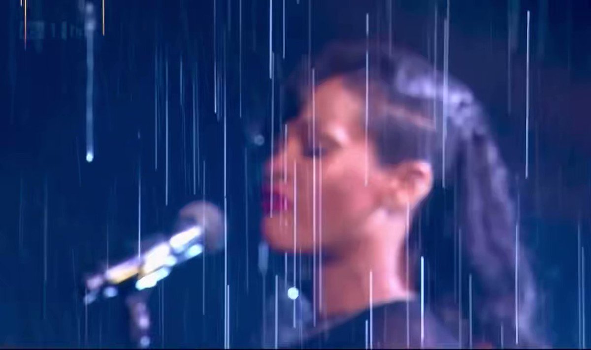 2000s on Twitter "“i’m gonna take a quick shower” *40 mins later* me"