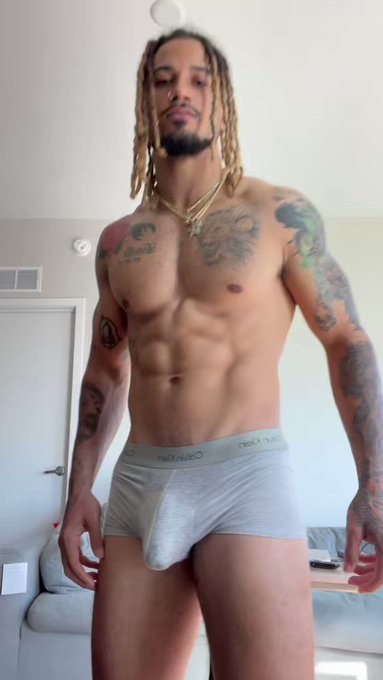 Would you sniff my sweaty underwear after I workout?

https://t.co/eAozTNgzZJ https://t.co/9vsxYdjXR