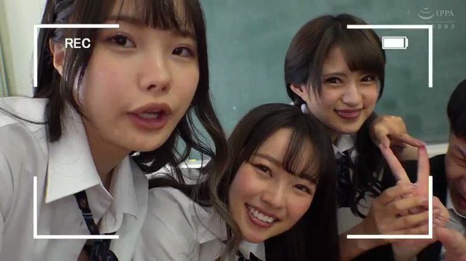 マセガキ痴女3人組に目をつけられて、来たばかりの教育実習生が精子を搾り取られてしまう話です。

3人とも顔が可愛いのが最高すぎます。
本日からの半額セール🉐で250円で見れます。 https://t.co/oMLUic229r