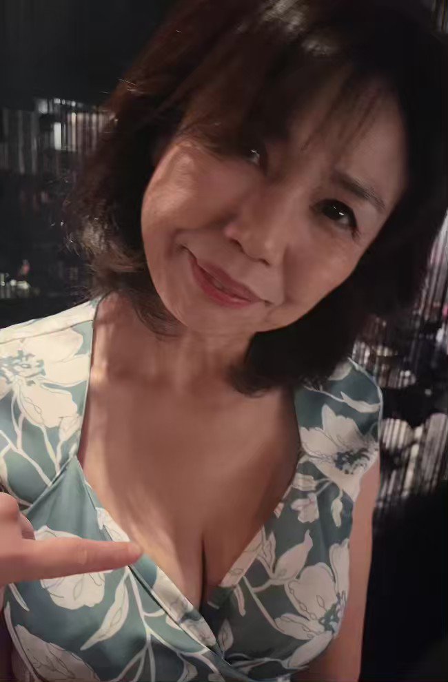 時越芙美江  / X