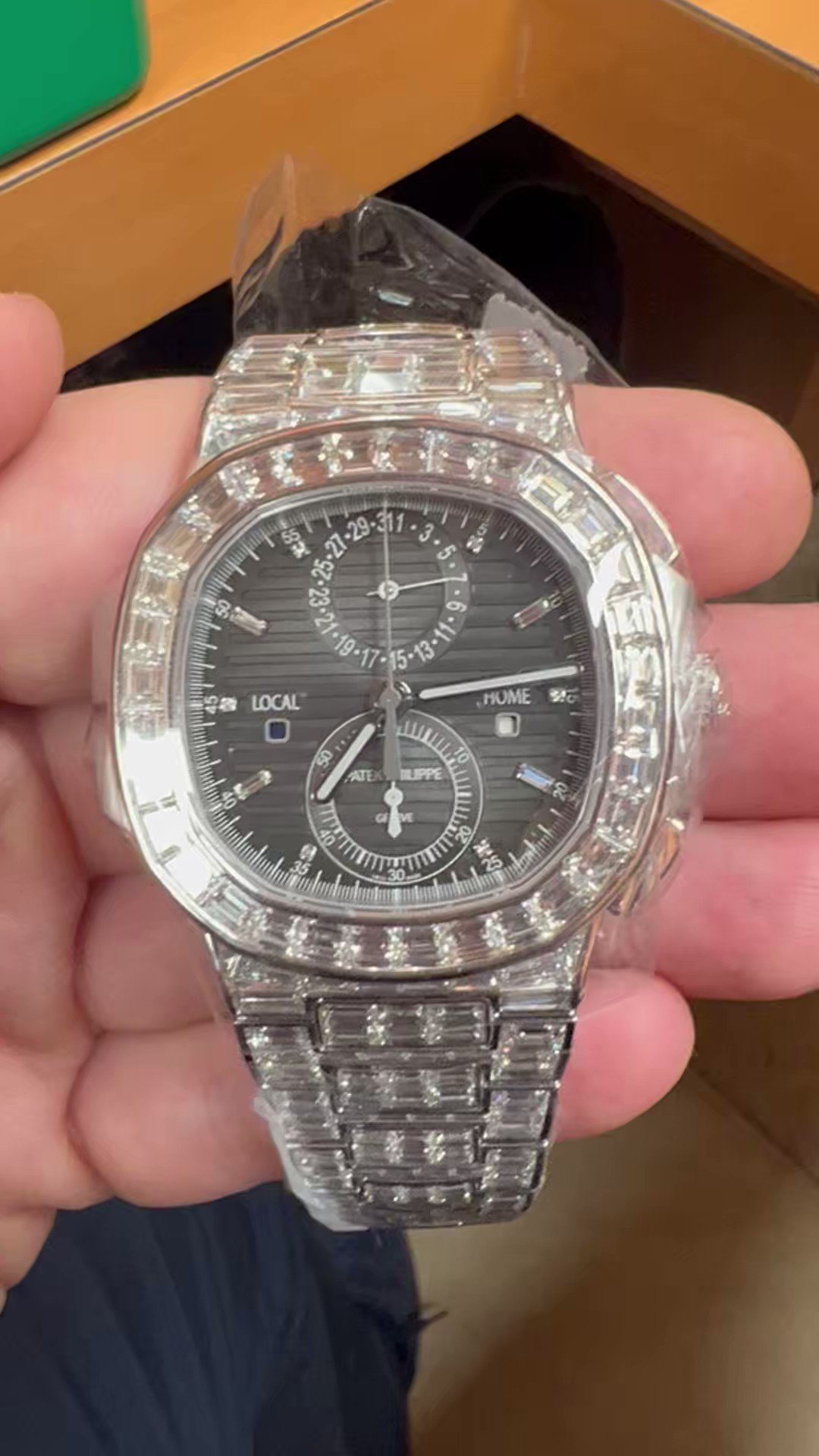 LuxuryWatchGuy1 s video Tweet