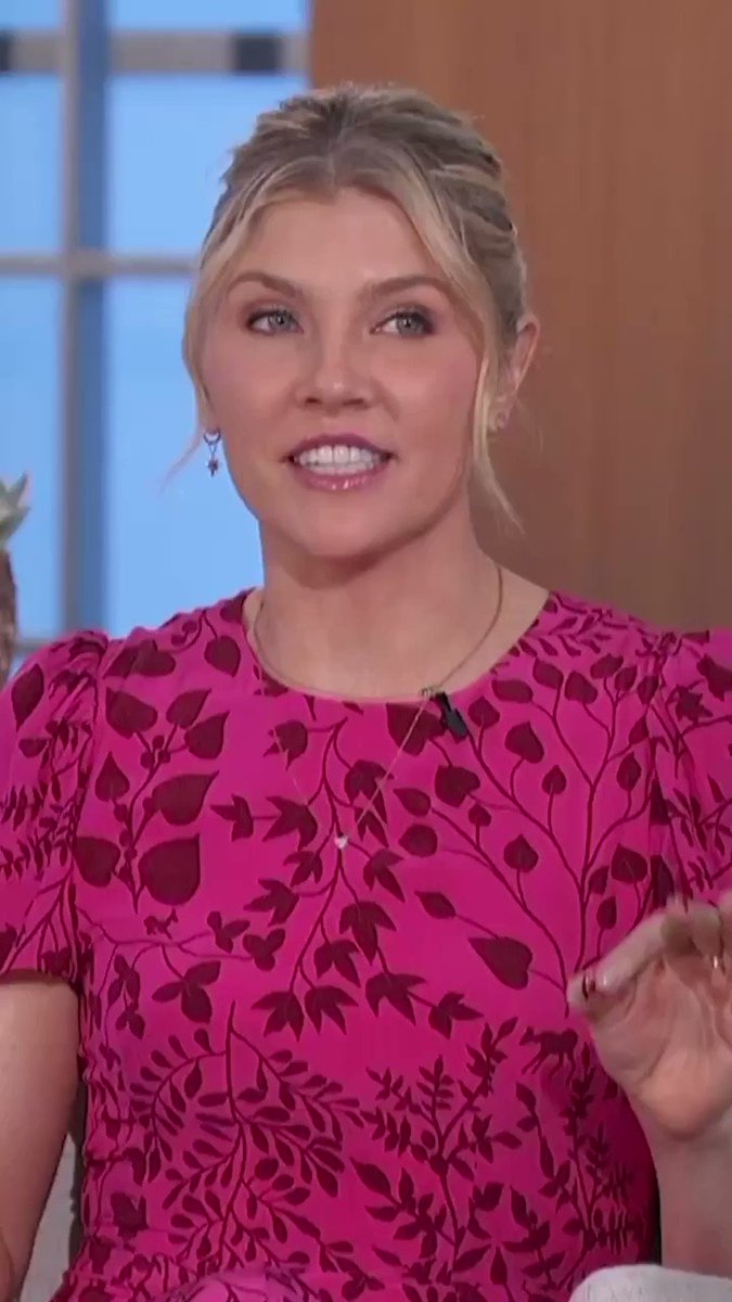 the-talk-on-twitter-safe-to-say-amandakloots-is-a-shakira-stan