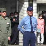 もはやコントw防衛大学校開校祭の「服装点検」。