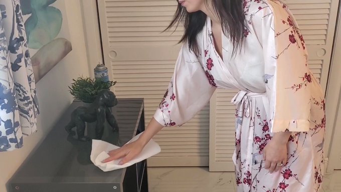 ? الام الكـ حبه وابنها المم.حون ?
سيناريو عراقي مجا ني جديد ?
وانا جايه انظف غرفة ابني لكيت ادوات جنس