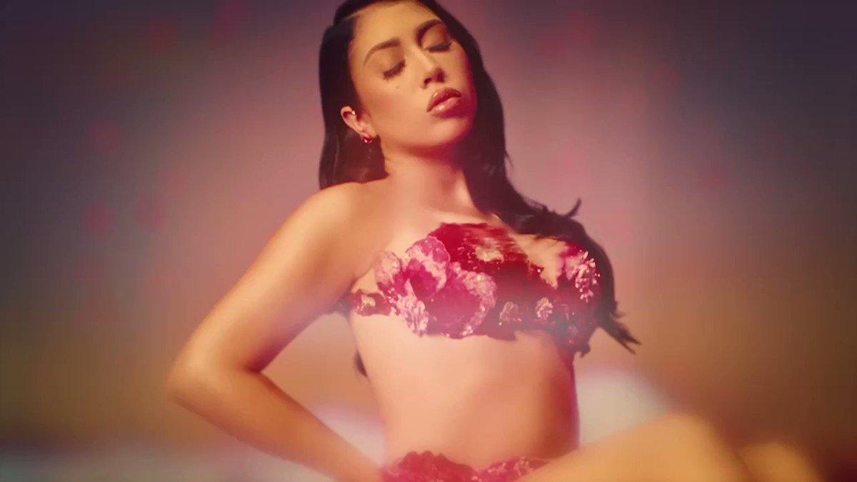 Kali Uchis Colombia On Twitter Rt Kaliuchis I Wish You Roses Song