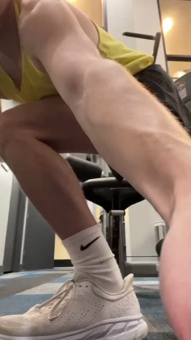 I look gay as hell when I work out https://t.co/79XJuIx3el