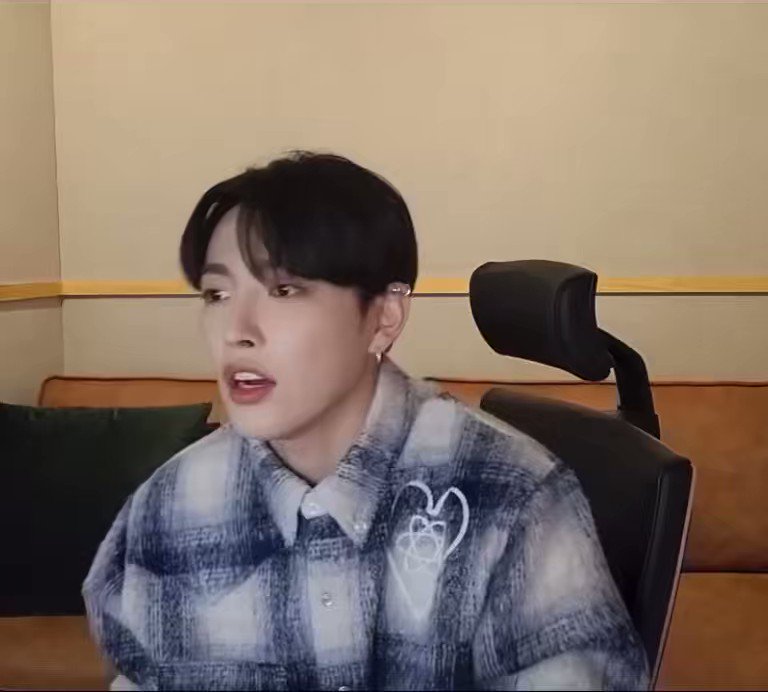 Eesha’s 여상⁸ On Twitter Hongjoong Saying How The Bluebird Part In Halazia When They Writing It