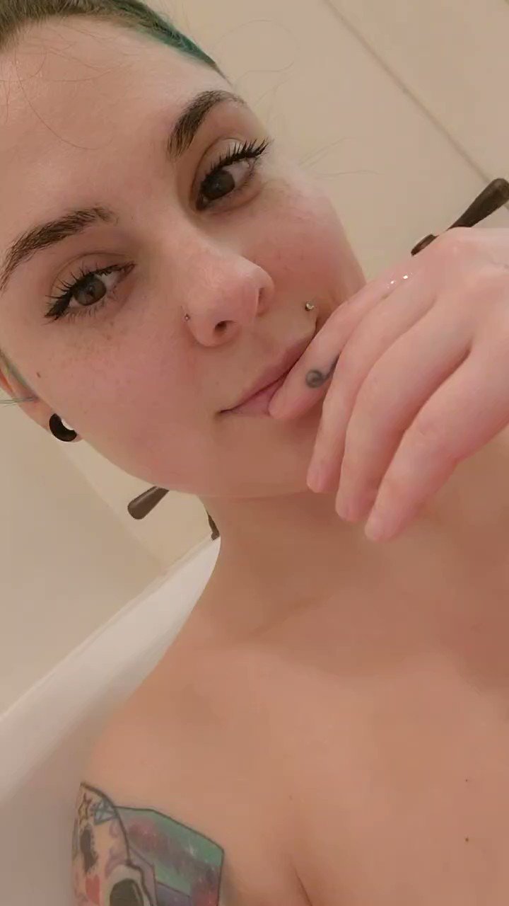 @notbrookesynns video Tweet