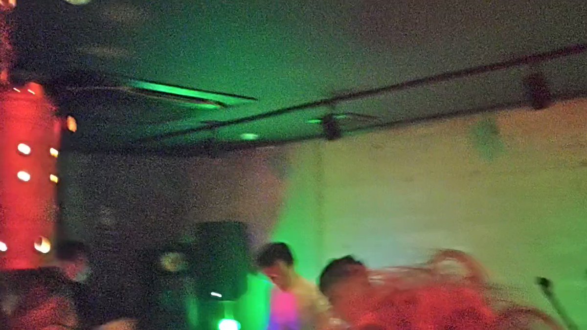 昨日のgnu boysのライブかっこよすぎてずっと見ている
ボーカルも凄いがシンセのマニピュレートも死ぬ程かっこいいんだよな…でも死なない！！！ 