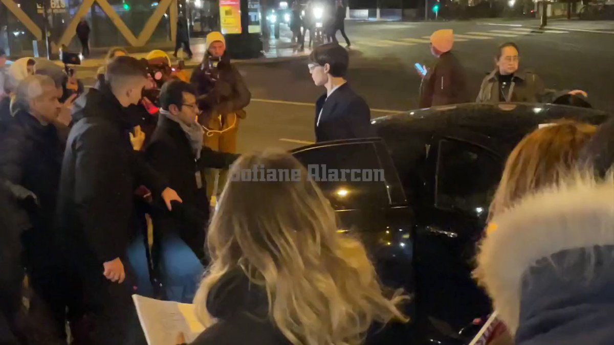 #Raul
#RaulàParis 

世界中の記者が集まっている その場に行けた事が嬉しいと語るラウール🦖
６月のランウェイの時は「絶対に成功させたい」今回のファッションウィークでは「絶対に爪痕を残す」と強い気持ちで挑んだラウール🦖
立ち居振る舞いがパーフェクト✨最高にカッコいいよ✨
#ラウール大好き 