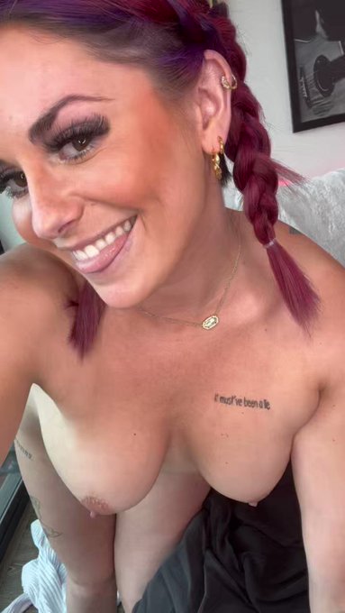 I love camming with all my windows open!! Cum watch me for my LAST Live before my surgery!!! https://t