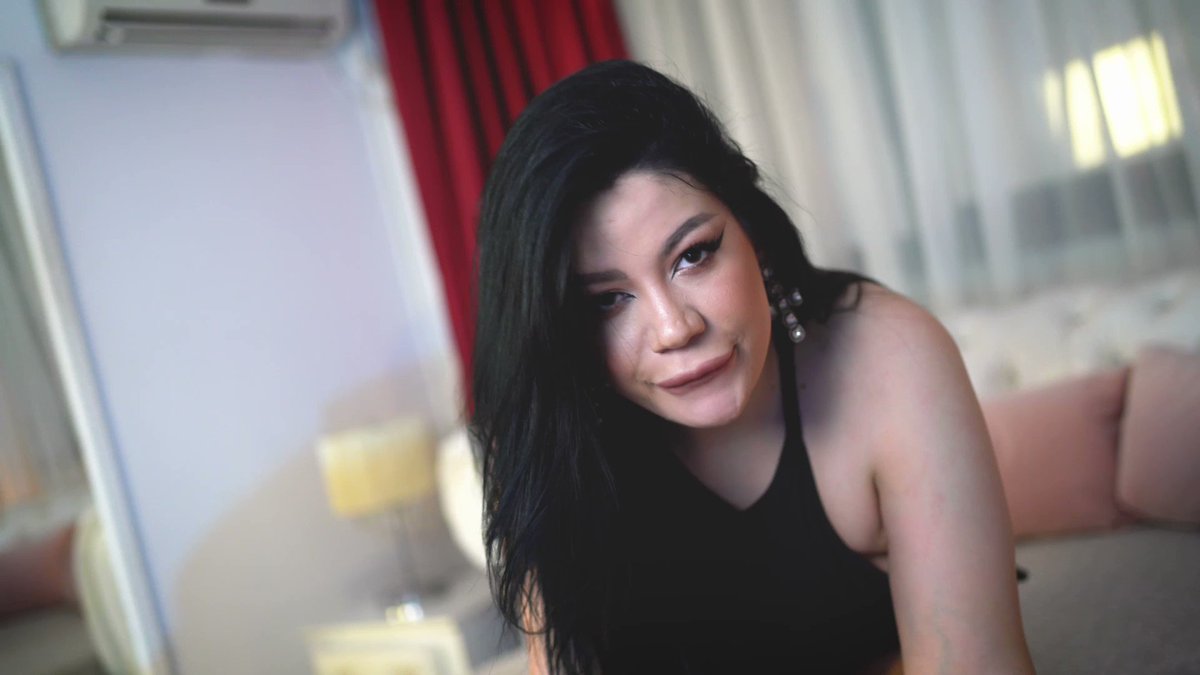 Model - LucyRyder fetish