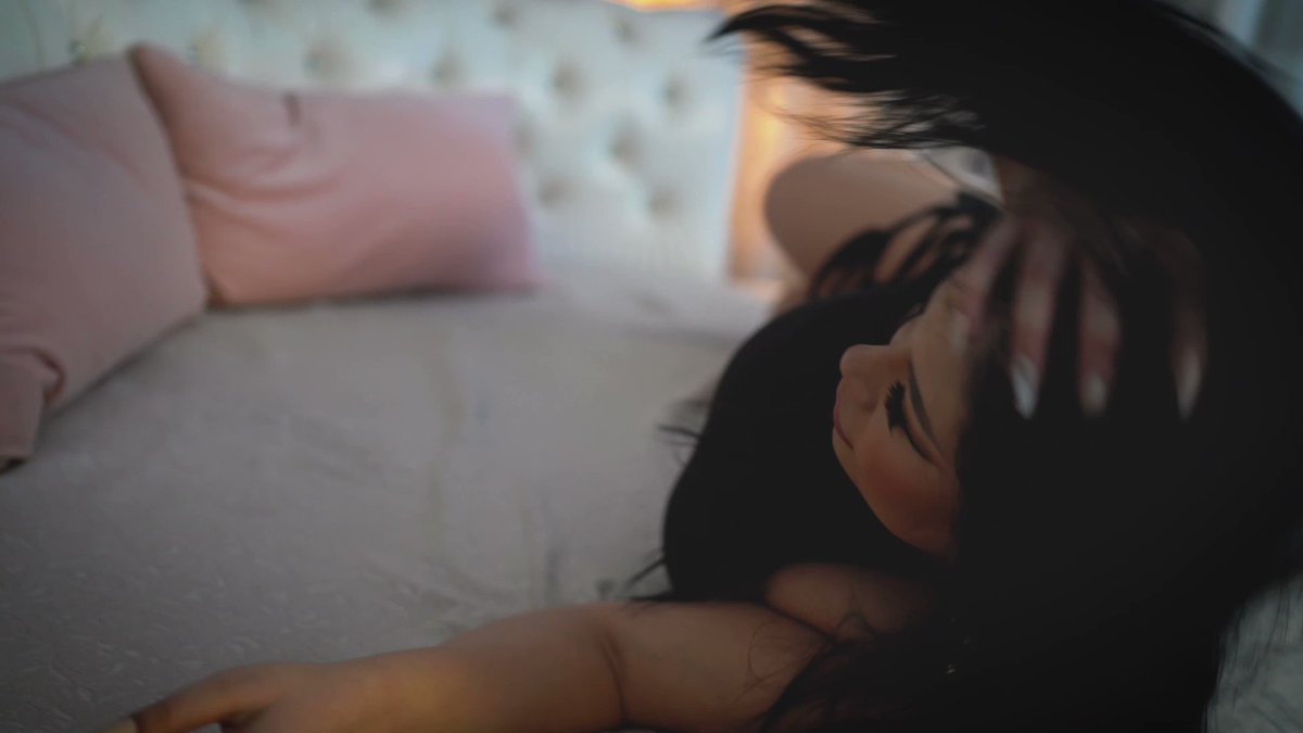 Model - LucyRyder femdom