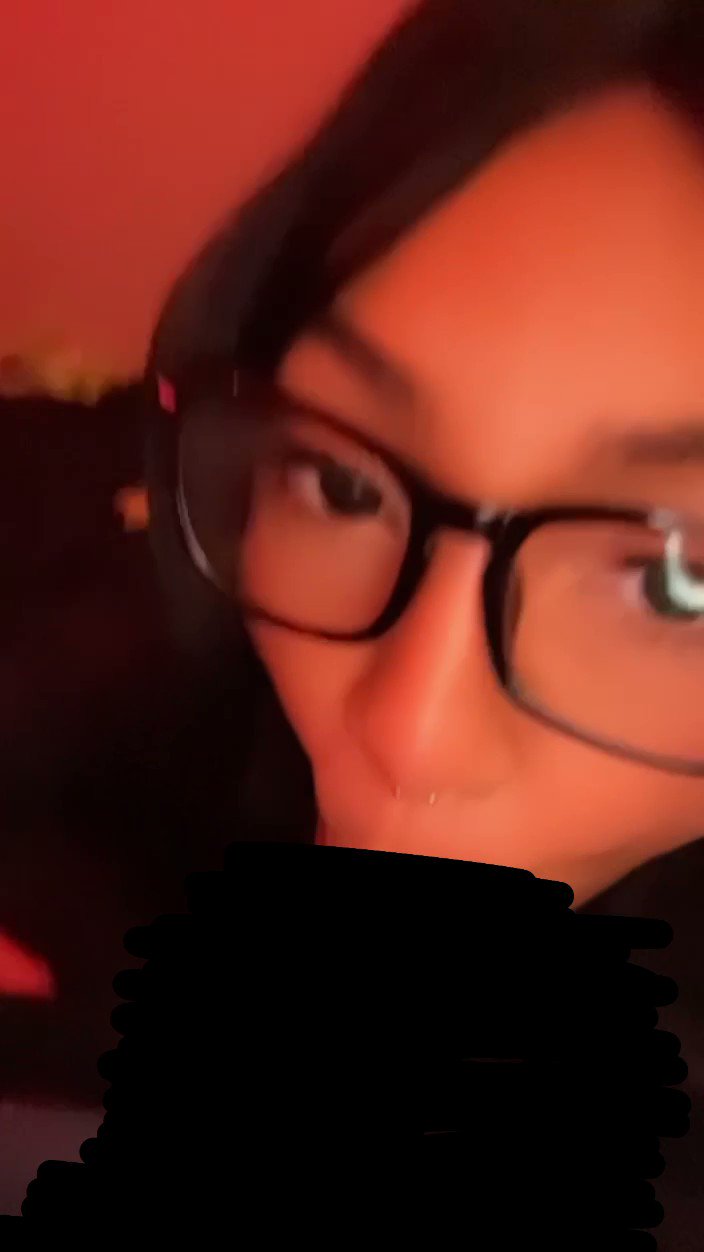 zelda ˚ʚ♡ɞ˚ on X: rt if u wanna see me suck on it 💗  t.coBNxK3rQ6T7  X