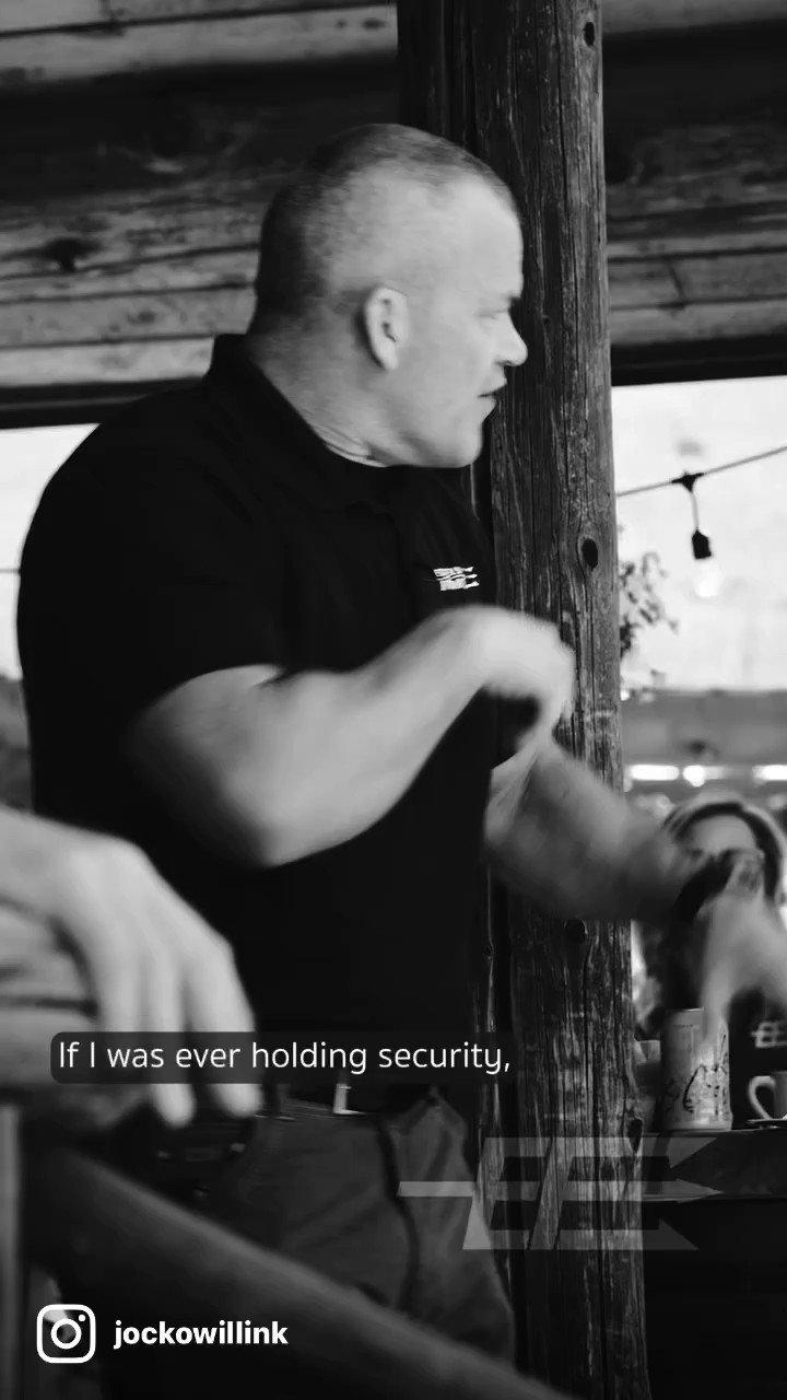 Jocko Willink on Twitter "Leaders need to be looking up and out a majority of the time