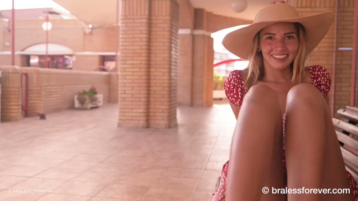 Agatha showing off her pussy in public and got CAUGHT 👀 Watch this full vi...