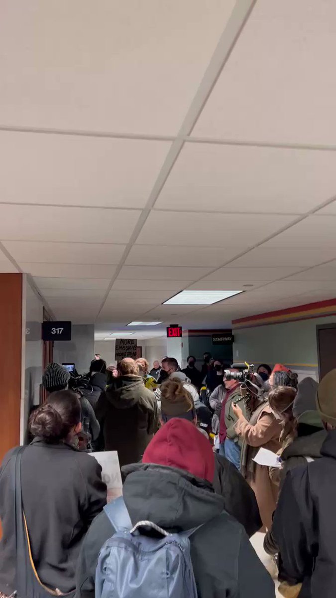 Andrew Hazzard on Twitter "Big crowd trying to get into Minneapolis