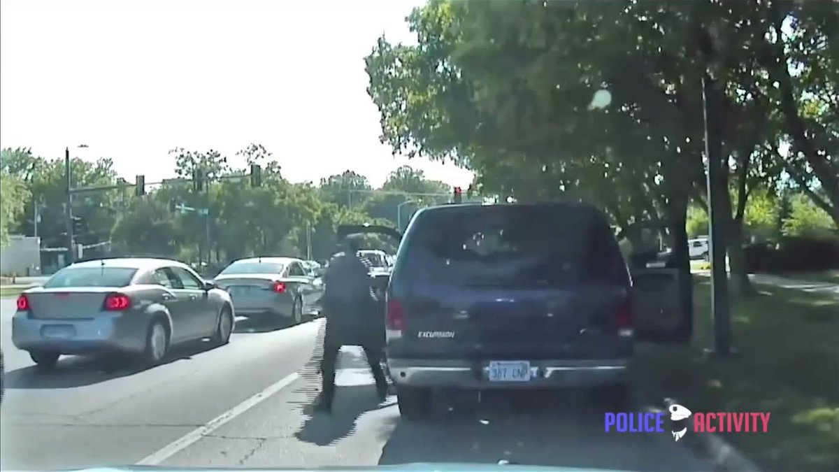 RT @lporiginalg: Officer pulls gun instead of taser during traffic stop. https://t.co/Yq9Shp2Und