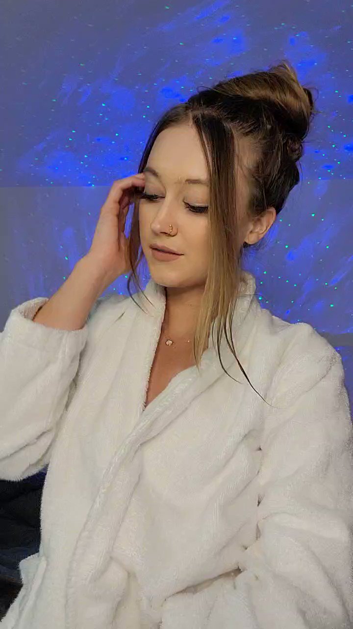 Alana Blaire on Twitter: “Live now :) https://t.co/IlVxRbzBDY https://t
