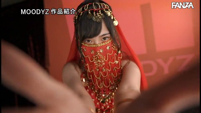半分顔が隠れてる状態で、この子の素顔を妄想しながらしてもらう極上のフェロチオです。

ヴェールの下に包まれた美貌とおま●こがあらわになっちゃいます。 https://t.co/aiLqzNaFXM
