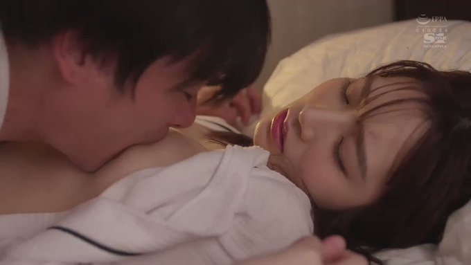 彼氏さんがいるのに上司のテクに不覚にも感じちゃってます🏩 https://t.co/gVsnoT0pPT