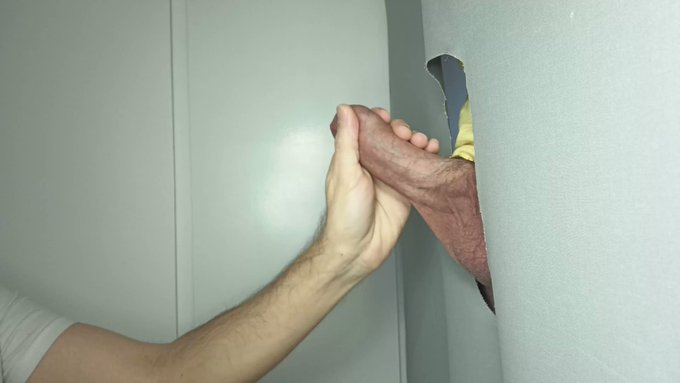 Entrenador personal #hetero viene a #gloryhole muy cachondo en busca orde?o. Video: https://t.co/mEQOeCjvEd