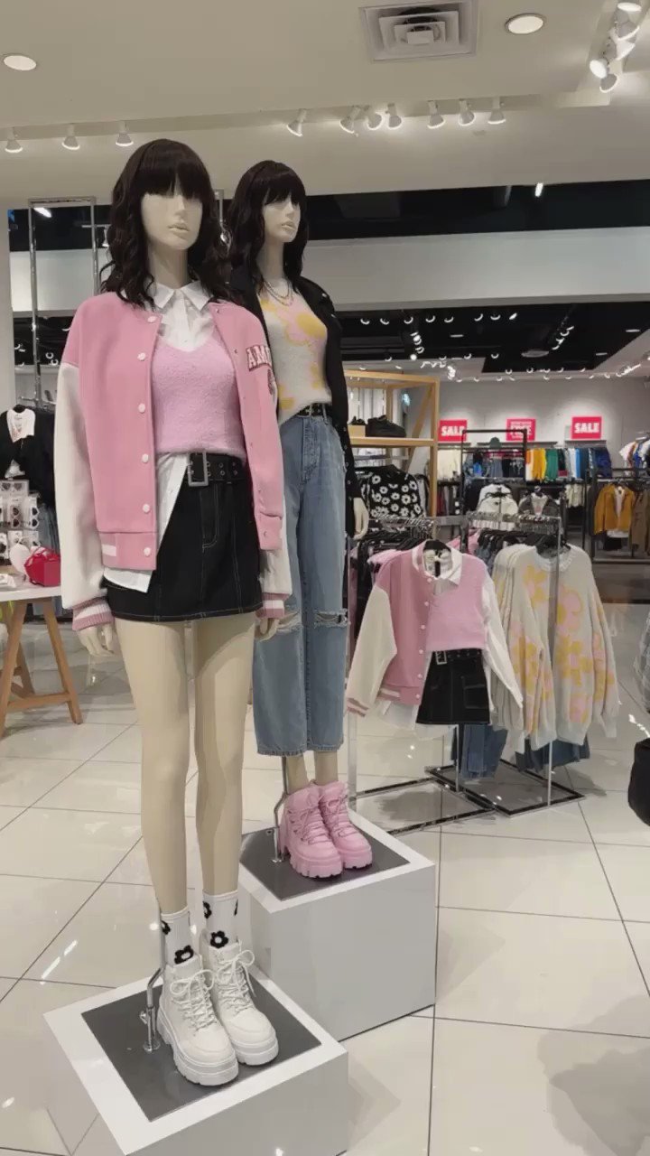 VLOGMAS EPISODE 11: FOREVER 21 IS HAVING 50% OFF OUTERWEAR & $15 ALL BOOTS IN STORES!