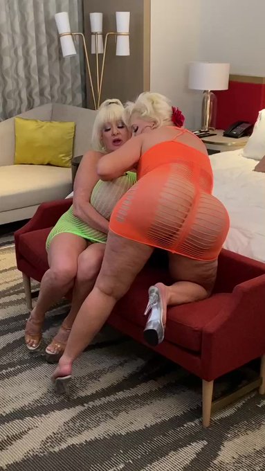 Kayla Kleevage⭐️⭐️⭐️⭐️⭐️’s pics and videos