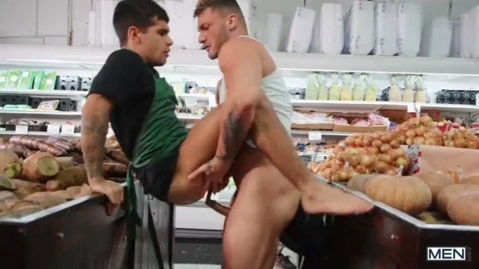 SO HOT!!?? Rough fucked bareback at the SuperMarket ?What a fuck! ?
.
.
? Full Video On
??https://t.co/wH9pbHw4Yg