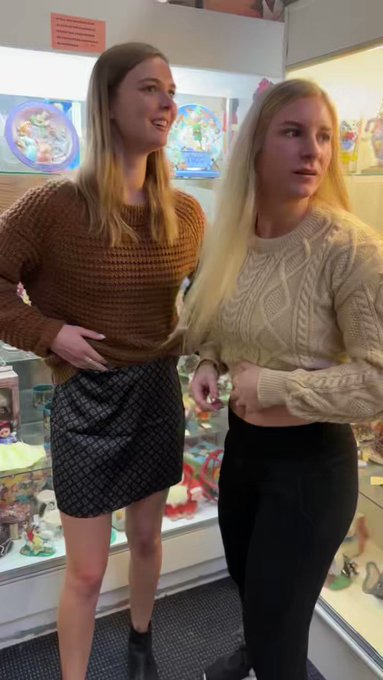 Getting caught flashing while antique shopping with your girl @thestellasedona 😂 

#publicflashing #flashing
