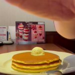 ロイヤルホストのパンケーキ!世界一綺麗に6分割する動画!
