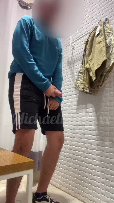 SUSCRIBETE a mi JUST FOR FANS!! 
https://t.co/kHexTuDJ23
https://t.co/kHexTuDJ23

Jalándomela en el vestidor