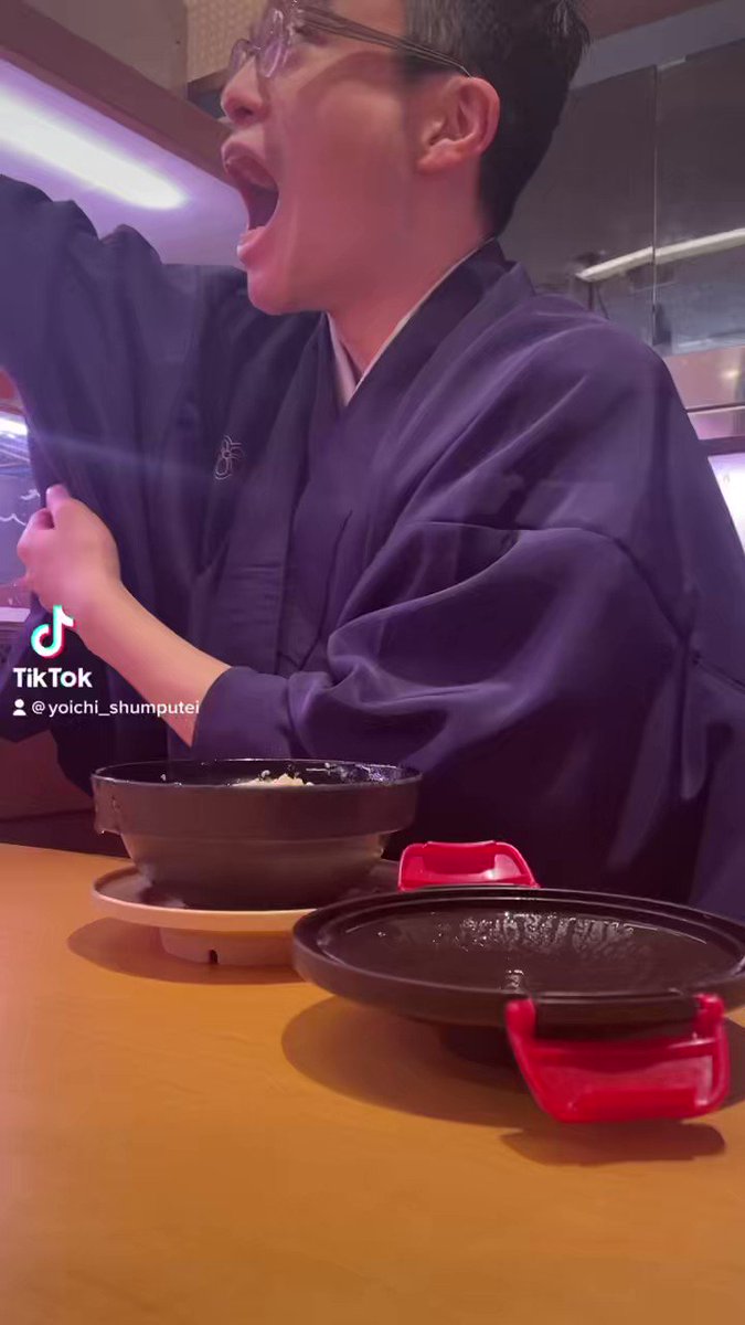 スシローでヤバいことしてる奴発見？！噺家さんのセンスに脱帽。