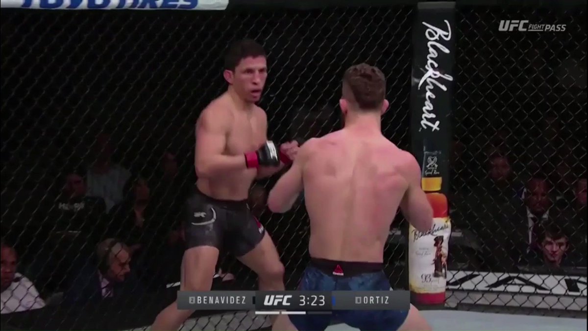 𝔻𝕚𝕒𝕞𝕠𝕟𝕕𝔼𝕝𝕓𝕠𝕨𝕤 💎 on Twitter "Dustin releases his left hand, presumably