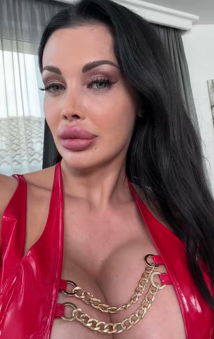 Shooting for https://t.co/p9tRoG5z1Z today??? https://t.co/Y9YFjnhsO7